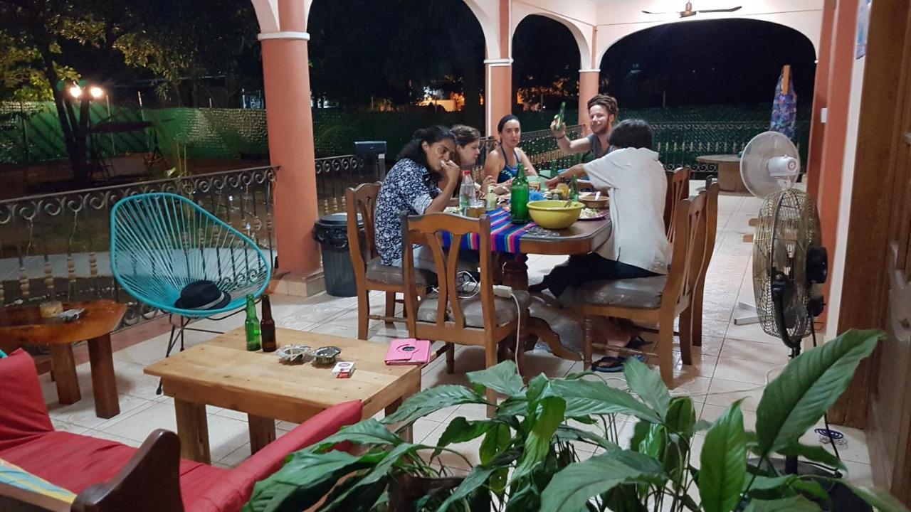 Villa Mango Hostelプエルト・エスコンディード エクステリア 写真